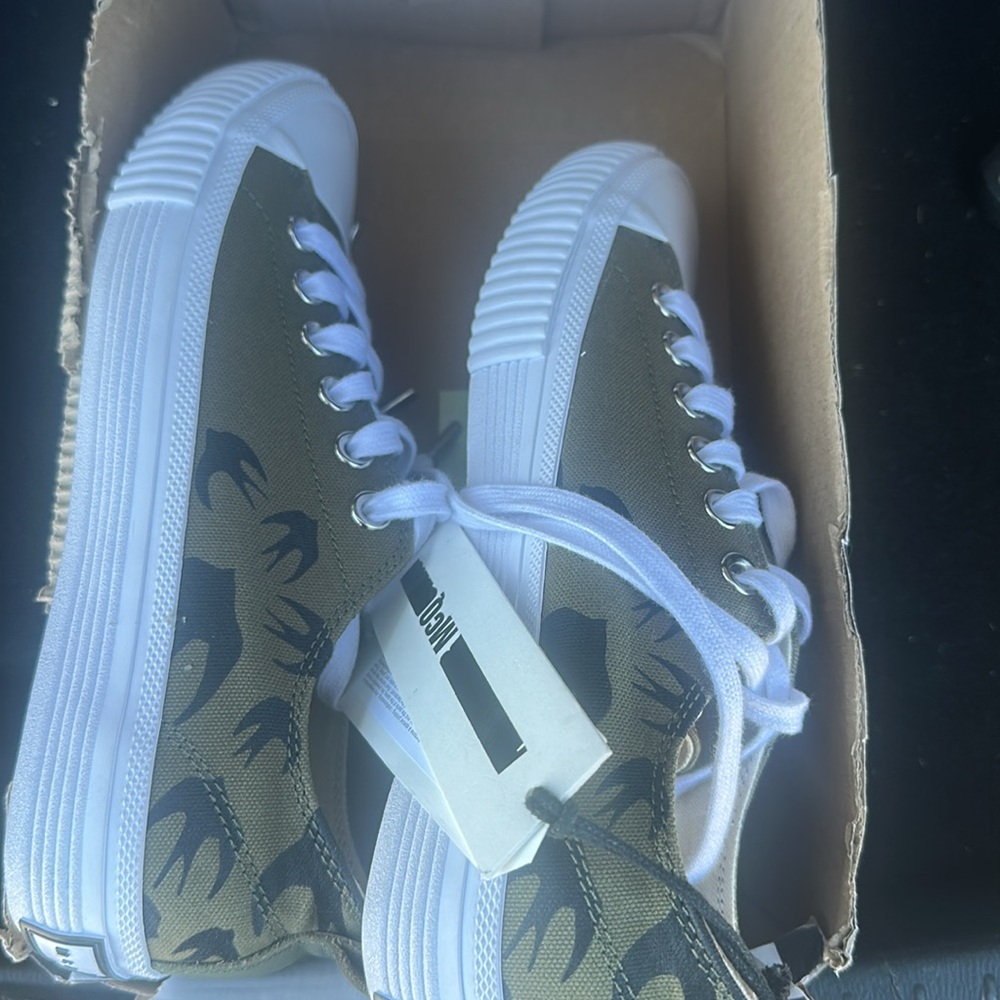 MCQ Alexander McQueen Swallow Cap Toe Sneakers size 8 EU 38-price is firm New - Picture 3 of 9